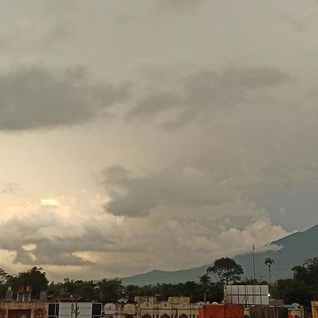 Aur Kuning Hostel Syariah Bukittinggi Ngoại thất bức ảnh