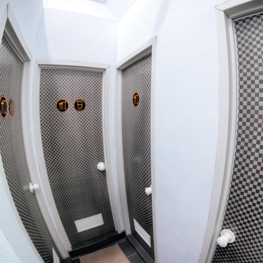Aur Kuning Hostel Syariah Bukittinggi Ngoại thất bức ảnh